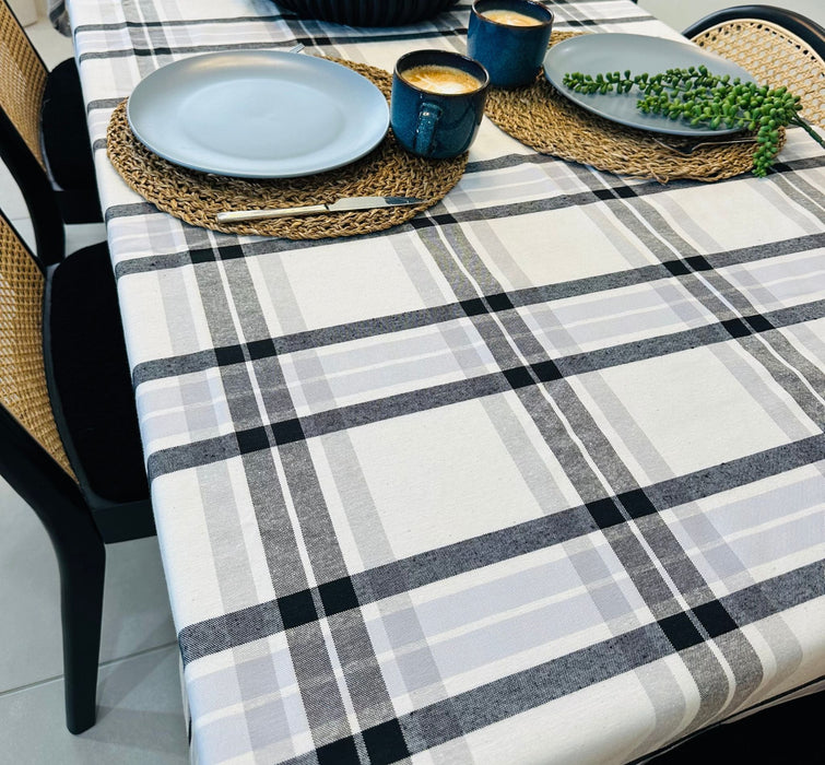 Tablecloth Scotch - Black & White - FineFamilyGoods