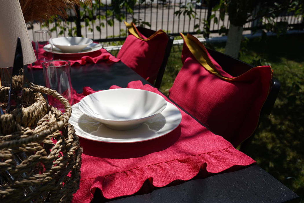 Placemat Capri with Ruffle- Fuschia - FineFamilyGoods