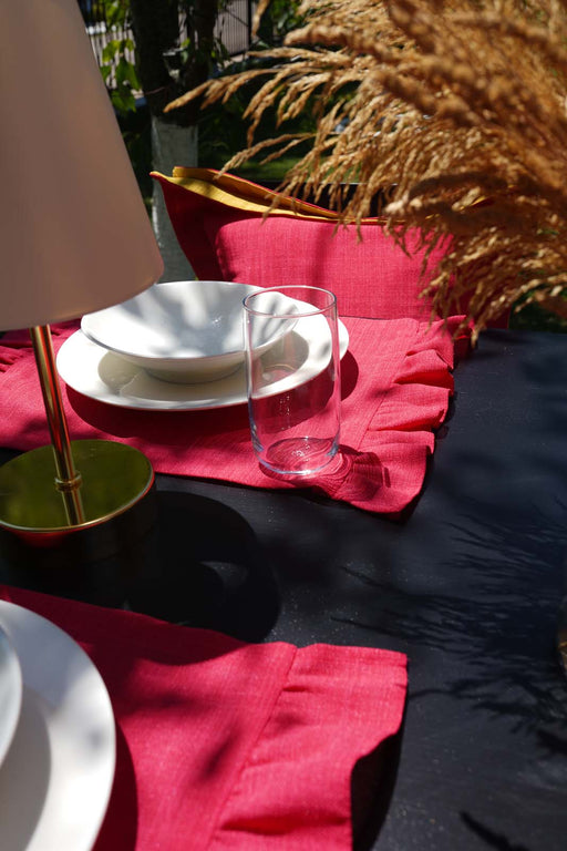 Placemat Capri with Ruffle- Fuschia - FineFamilyGoods