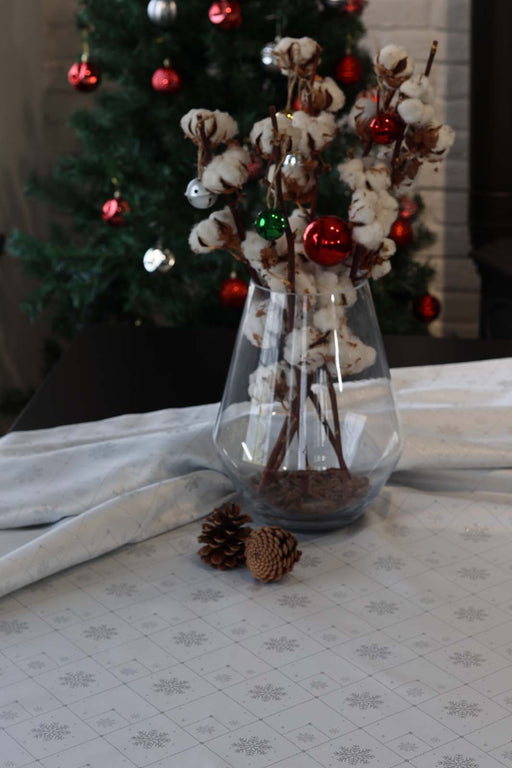 Jacquard Christmas Snowflake Tablecloth- Ecru & Silver - FineFamilyGoods59"x 94"