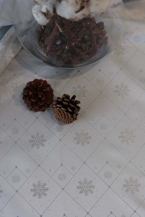 Jacquard Christmas Snowflake Tablecloth- Ecru & Silver - FineFamilyGoods59"x 94"